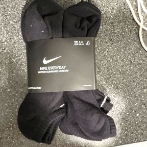 Nike Men's size 8-12 6pair pk black no show socks